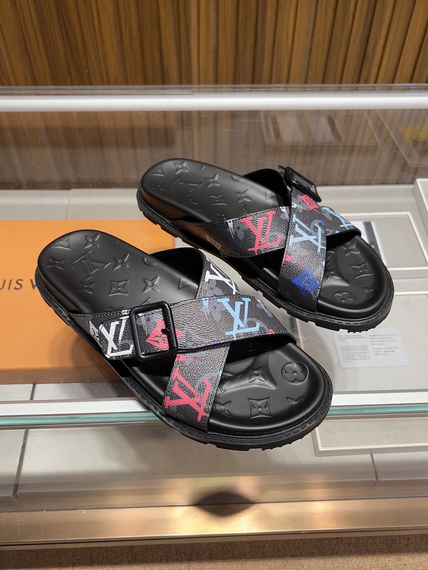 Louis Vuitton Slippers